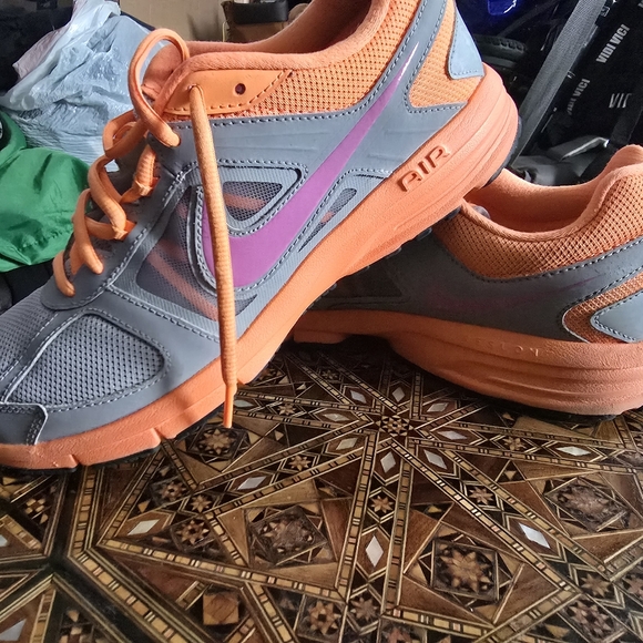 Nike AIR RELENTLESS 3 Women's Gray and Orange Running Shoes 10 - Picture 1 of 8